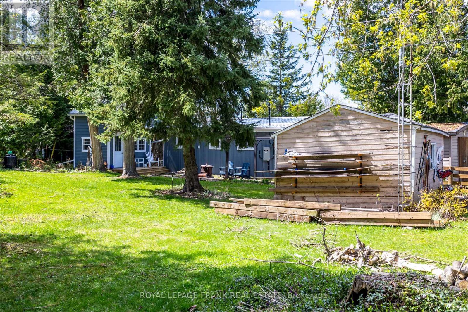 












8 DAISY TRAIL

,
Kawartha Lakes (Dunsford),




Ontario
K0M1L0

