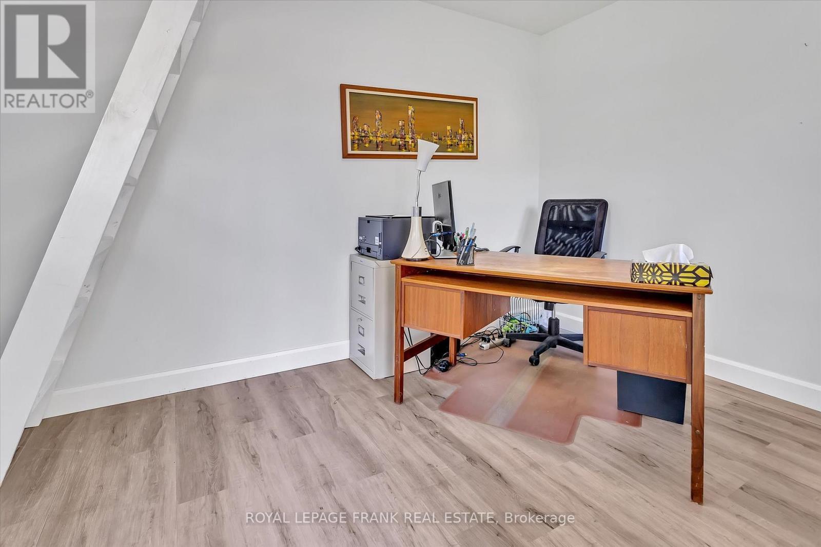 












8 DAISY TRAIL

,
Kawartha Lakes (Dunsford),




Ontario
K0M1L0

