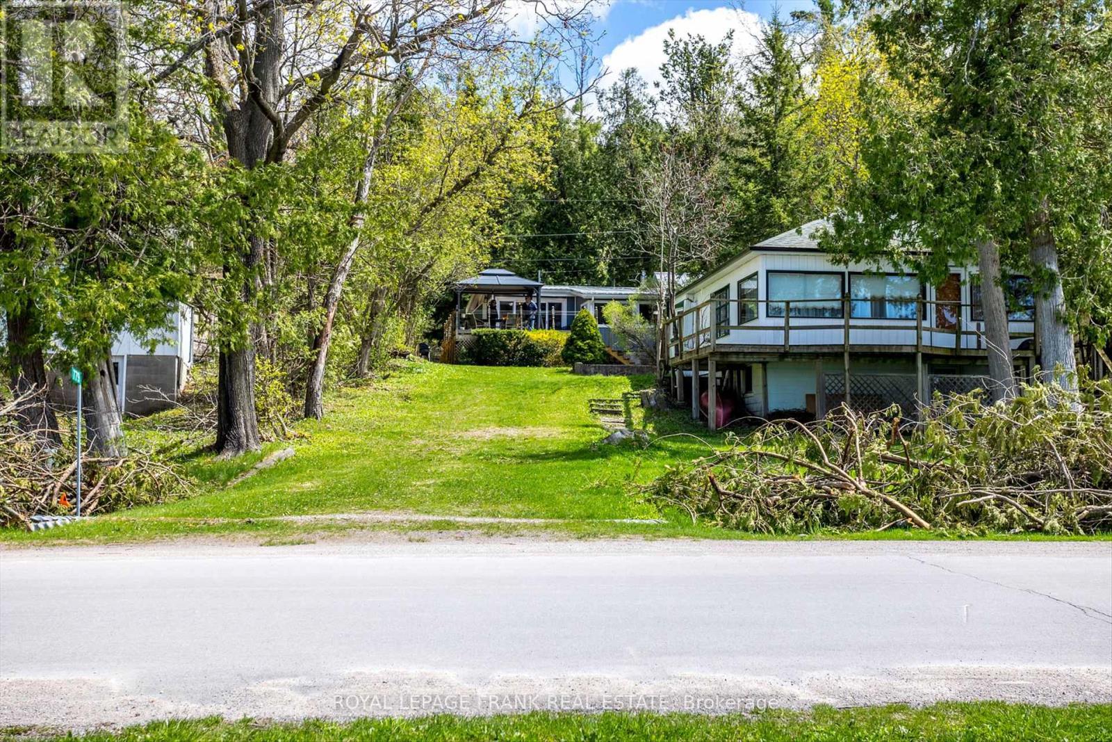 












8 DAISY TRAIL

,
Kawartha Lakes (Dunsford),




Ontario
K0M1L0

