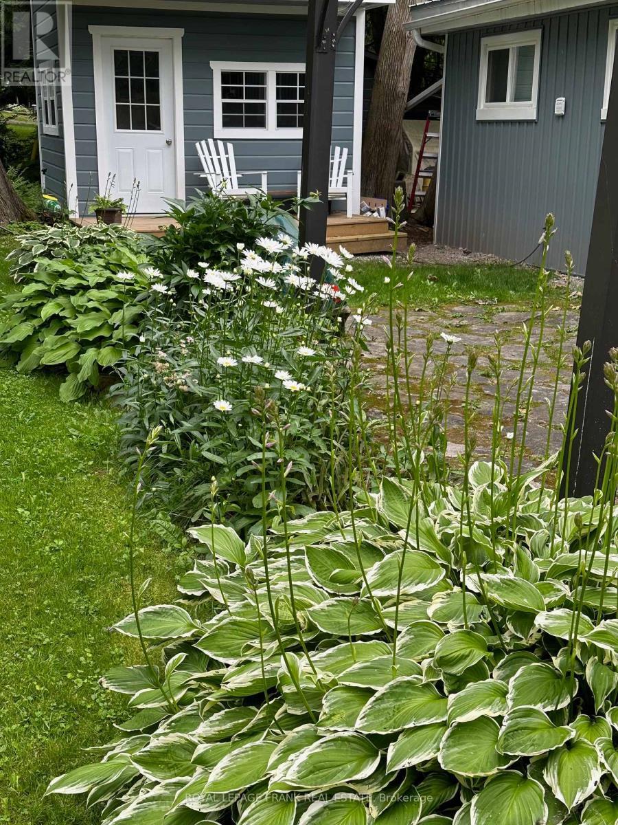 












8 DAISY TRAIL

,
Kawartha Lakes (Dunsford),




Ontario
K0M1L0

