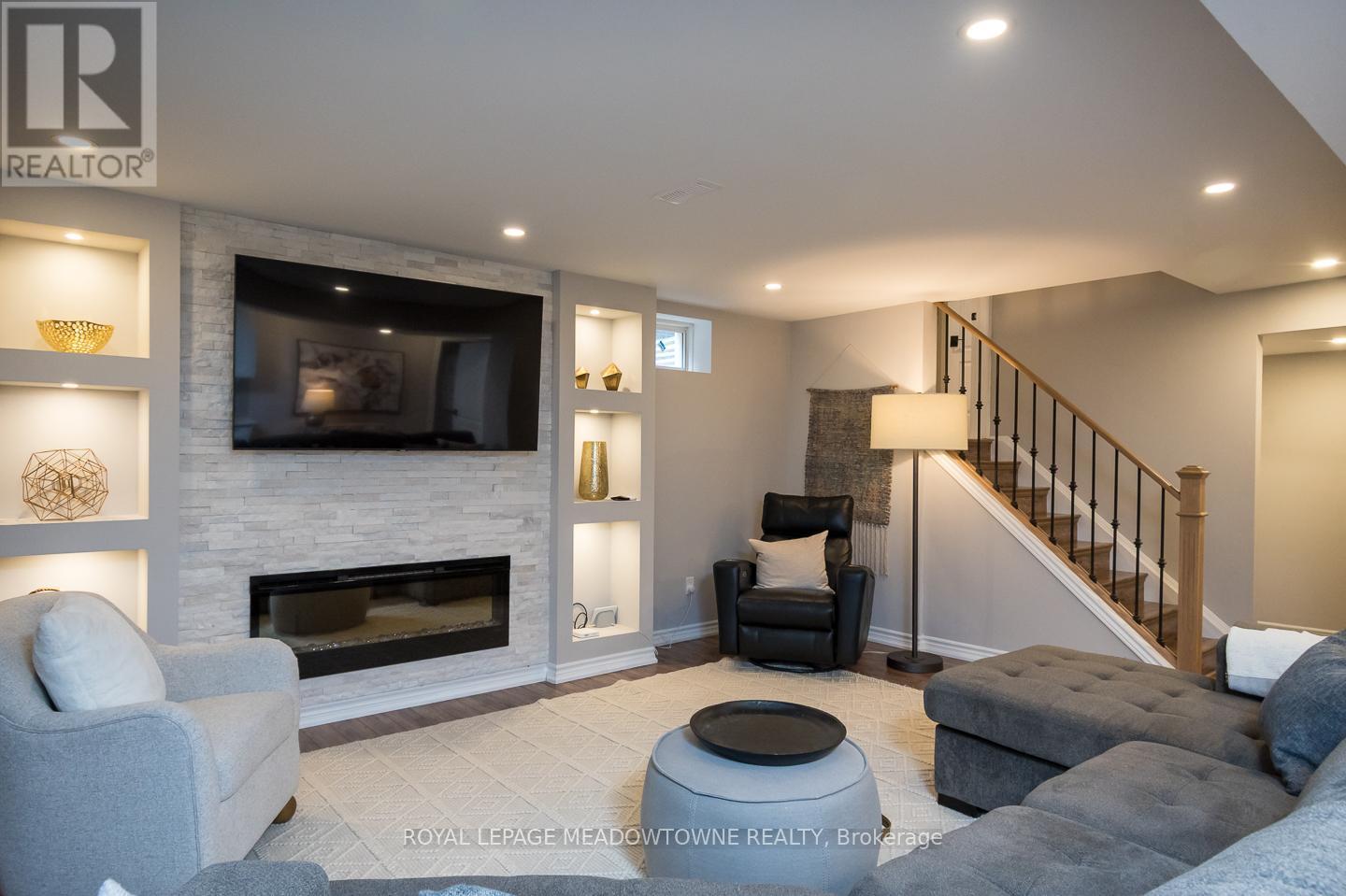 












476 LAUNDON TERRACE

,
Milton,




Ontario
L9T7X9

