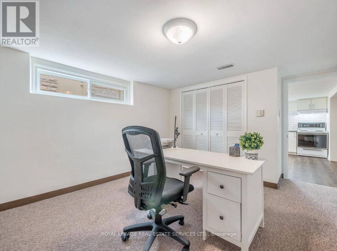 












BSMT - 54 EXBURY ROAD

,
Toronto,




Ontario
M3M1R1

