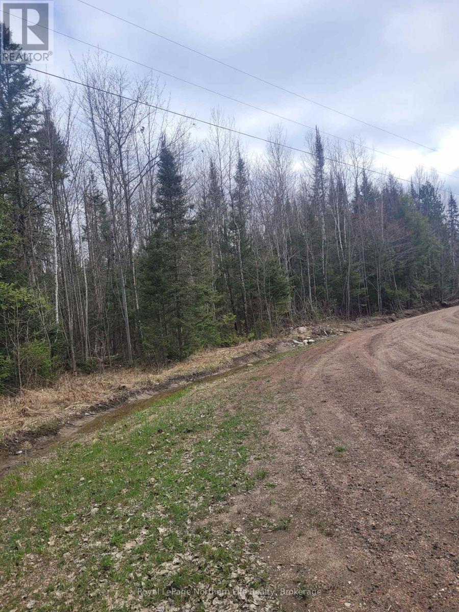 












LOT 21 CON 13 PT 1

,
Papineau-Cameron (Papineau Cameron),







Ontario
P0H1V0

