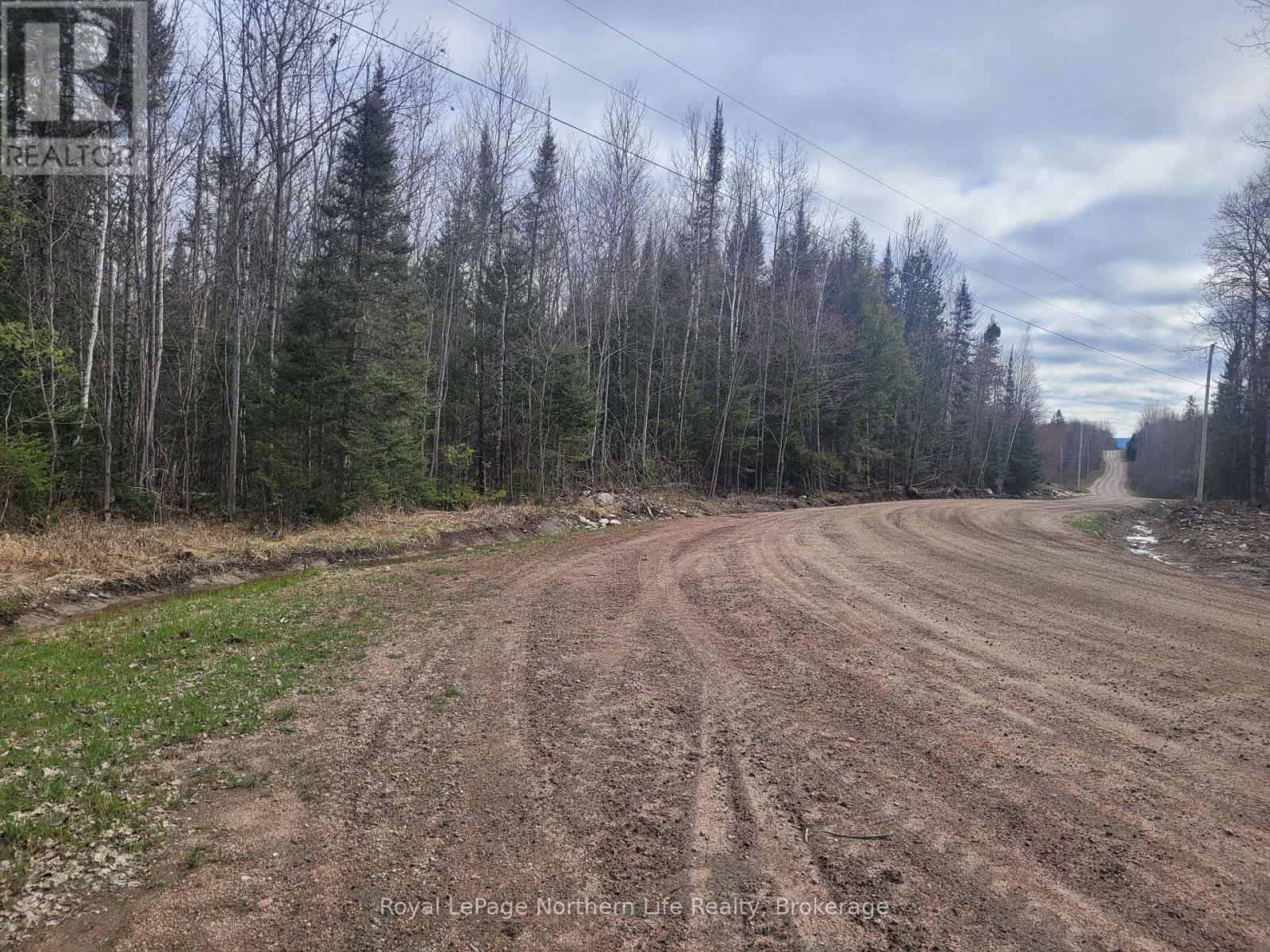 












LOT 21 CON 13 PT 1

,
Papineau-Cameron (Papineau Cameron),







Ontario
P0H1V0

