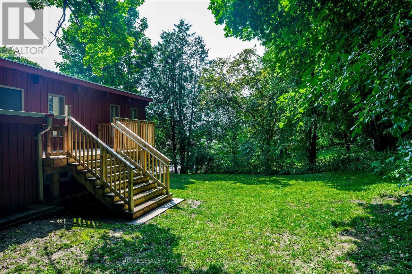 












1 MONTAGUE COURT

,
Peterborough West (Central),




Ontario
K9J7L5

