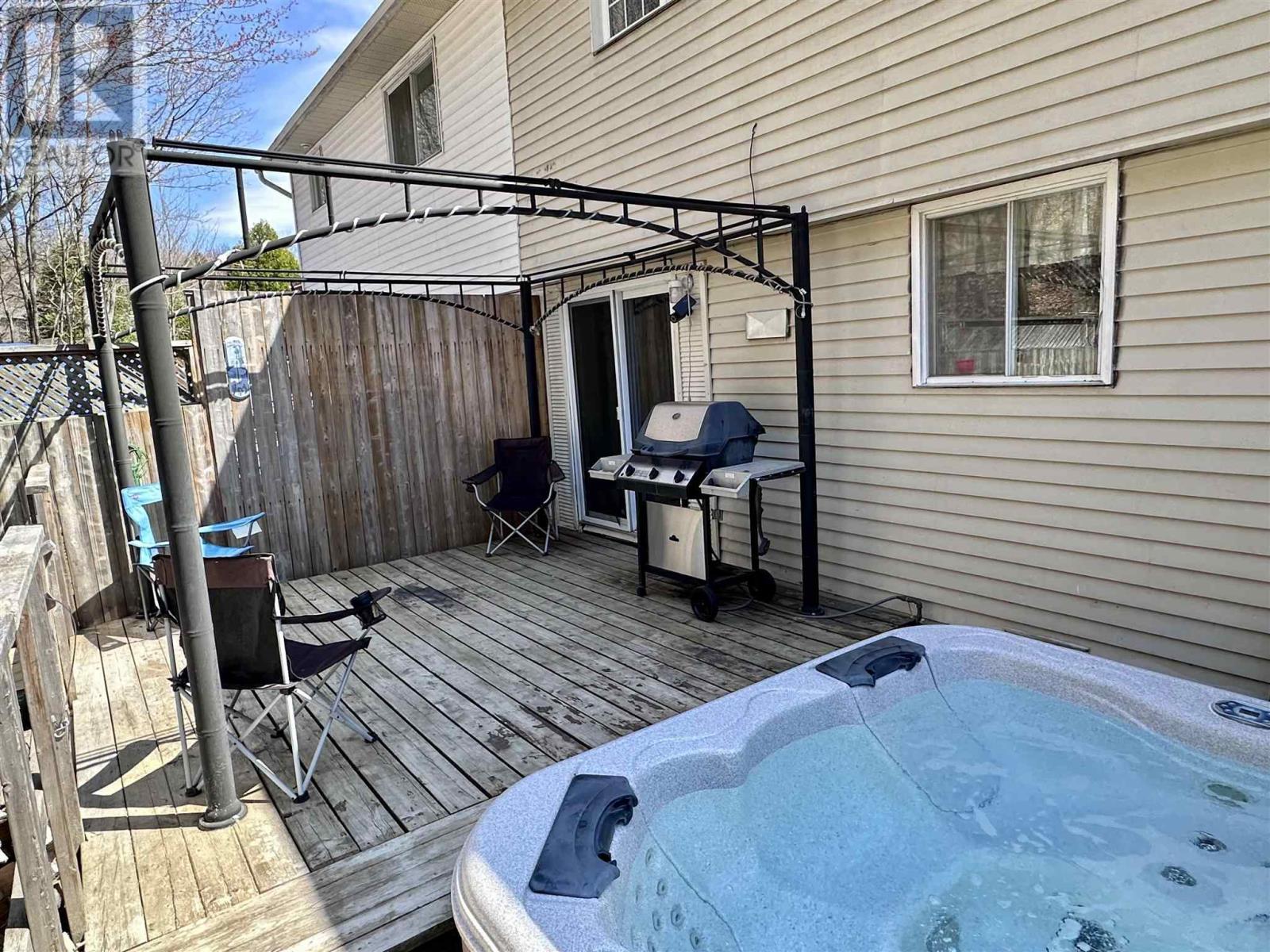 












57A London CRES

,
Elliot Lake,




Ontario
P5A2P7

