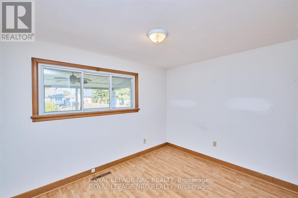 












66 ROSE AVENUE

,
Thorold (Thorold Downtown),




Ontario
L2V3C8

