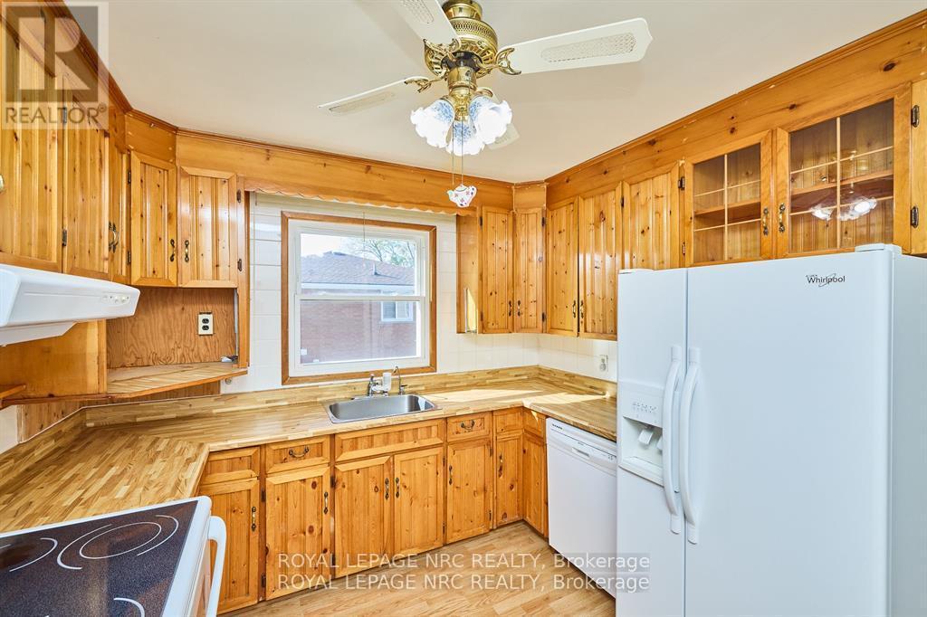 












66 ROSE AVENUE

,
Thorold (Thorold Downtown),




Ontario
L2V3C8

