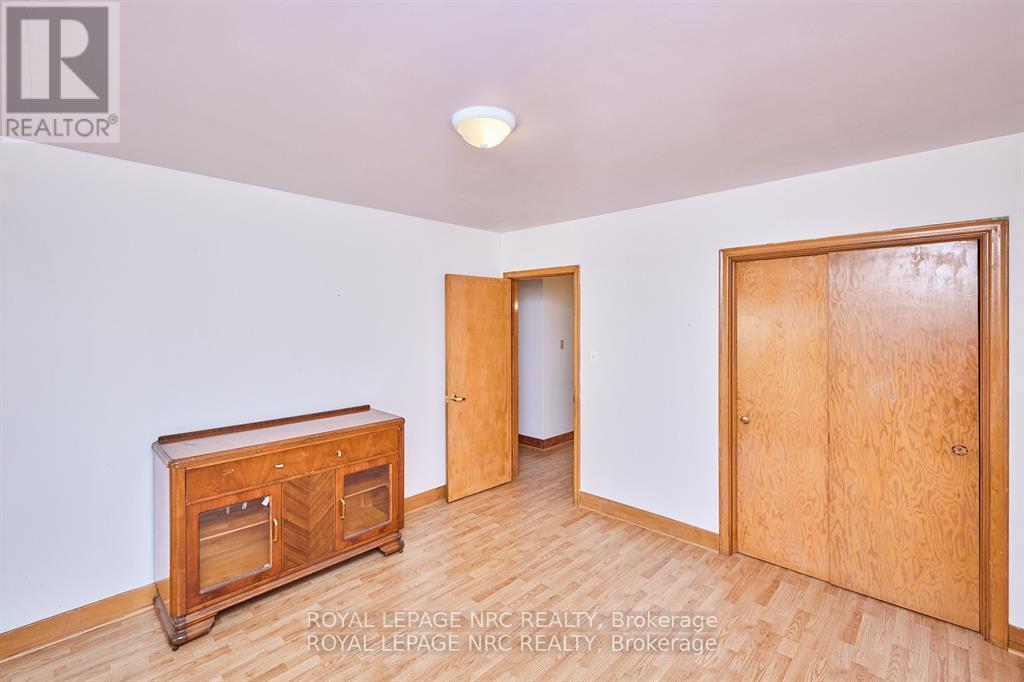 












66 ROSE AVENUE

,
Thorold (Thorold Downtown),




Ontario
L2V3C8

