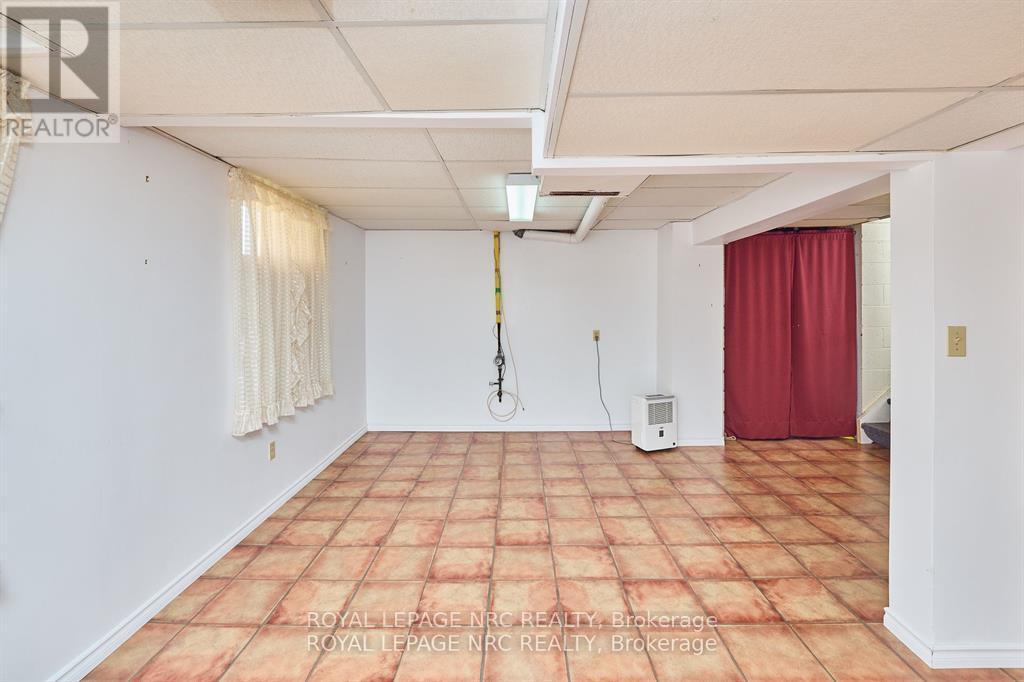 












66 ROSE AVENUE

,
Thorold (Thorold Downtown),




Ontario
L2V3C8

