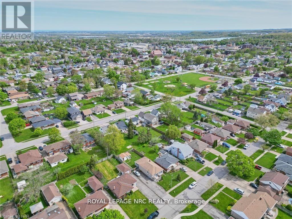 












66 ROSE AVENUE

,
Thorold (Thorold Downtown),




Ontario
L2V3C8

