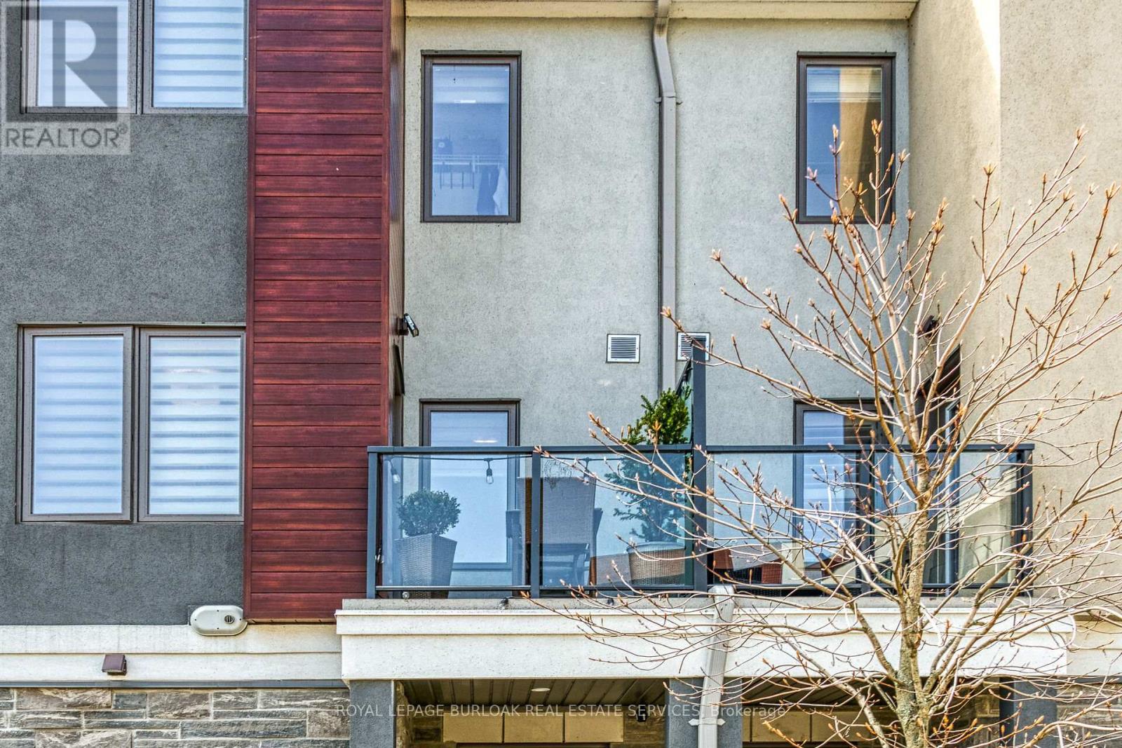 












9 - 115 SHOREVIEW PLACE

,
Hamilton,




Ontario
L8E0K4

