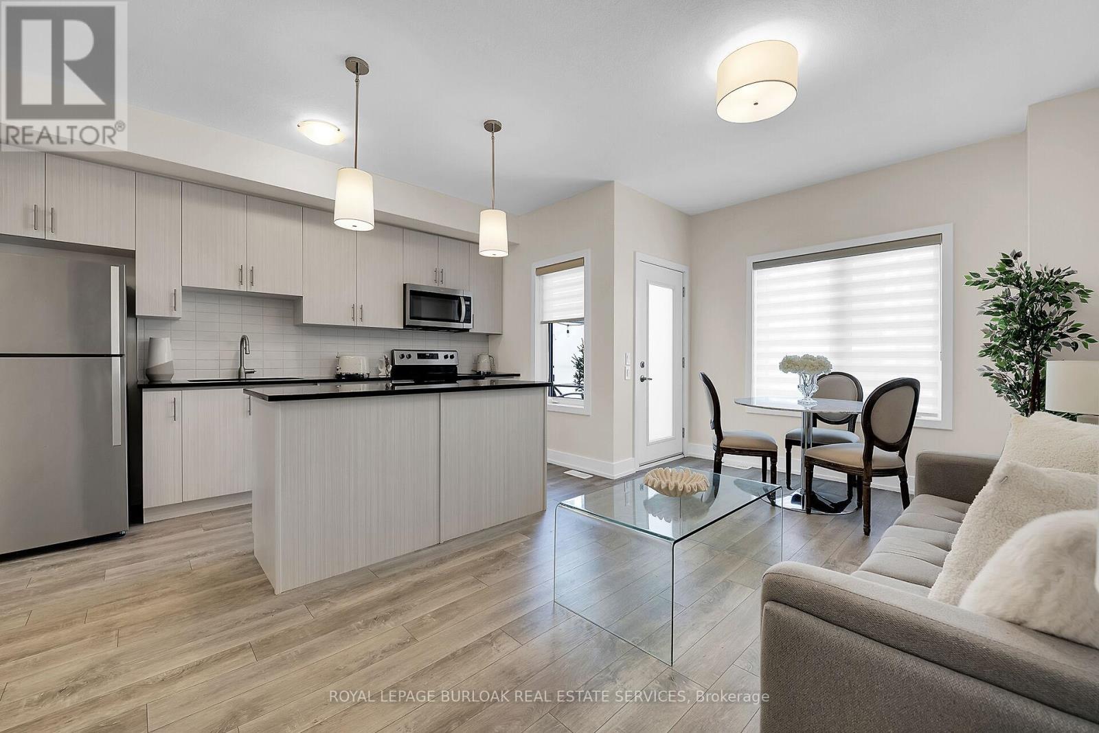 












9 - 115 SHOREVIEW PLACE

,
Hamilton,




Ontario
L8E0K4

