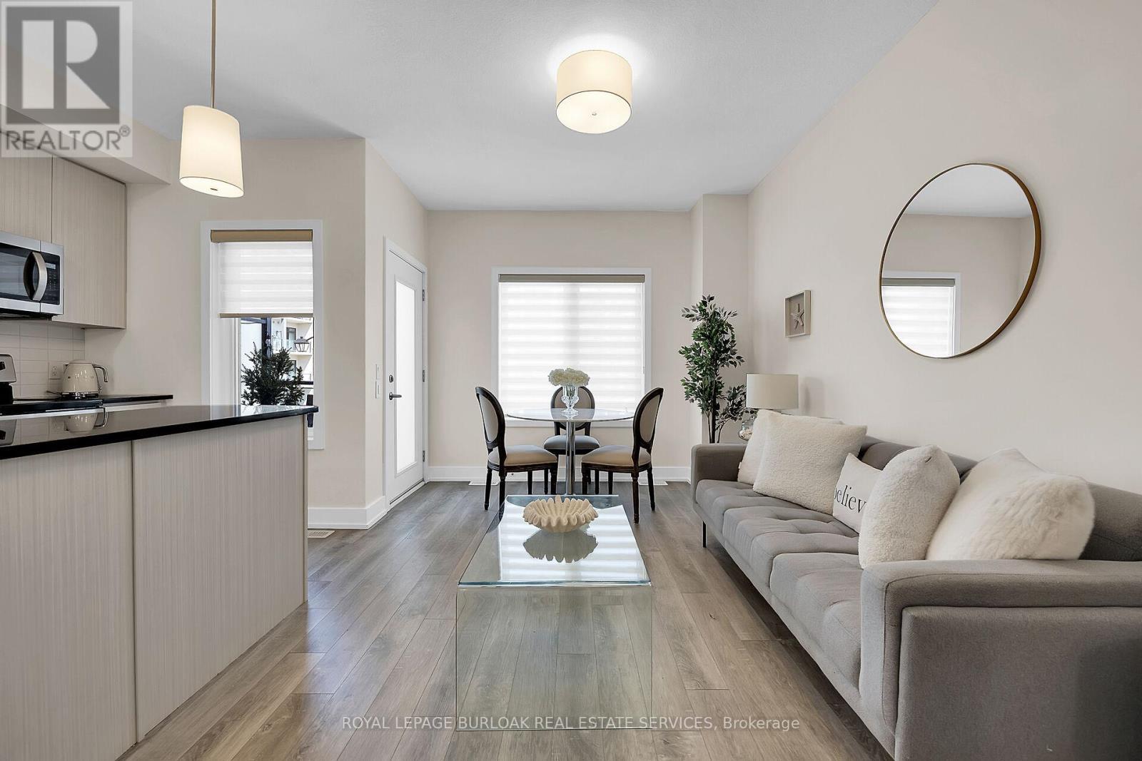 












9 - 115 SHOREVIEW PLACE

,
Hamilton,




Ontario
L8E0K4

