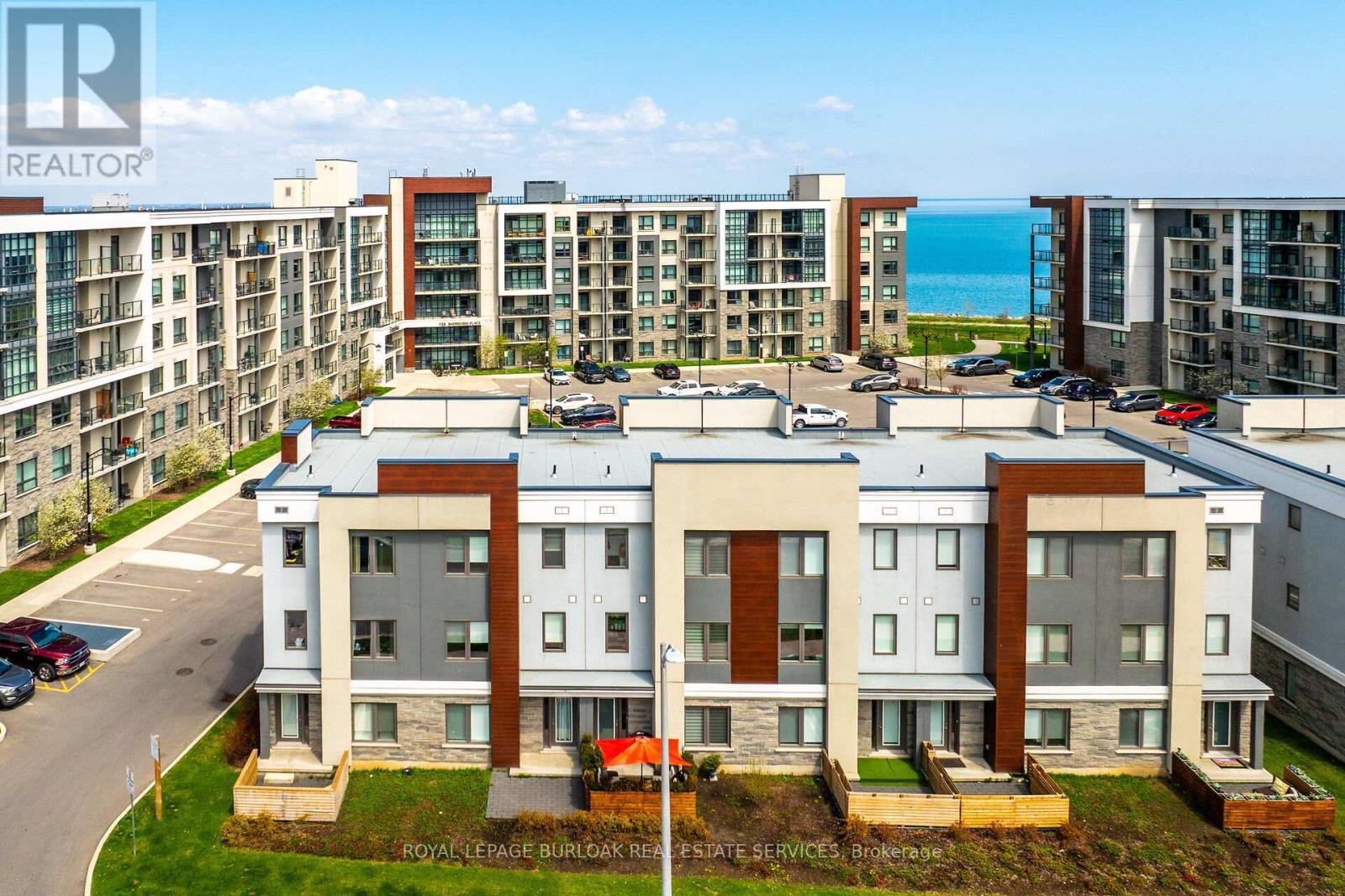 












9 - 115 SHOREVIEW PLACE

,
Hamilton,




Ontario
L8E0K4

