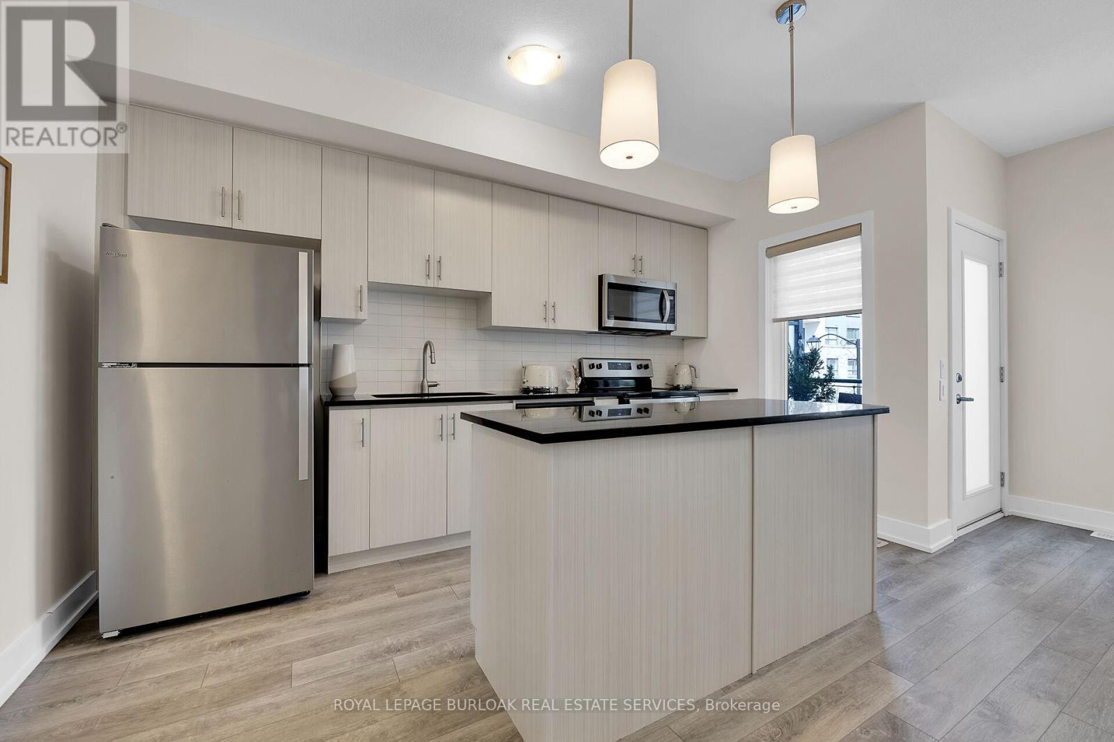 












9 - 115 SHOREVIEW PLACE

,
Hamilton,




Ontario
L8E0K4

