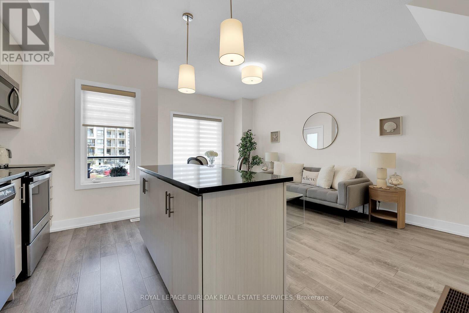 












9 - 115 SHOREVIEW PLACE

,
Hamilton,




Ontario
L8E0K4

