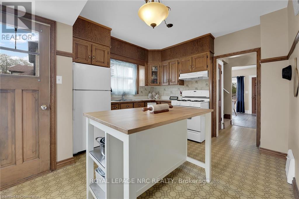 












84 BELL STREET

,
Port Colborne,




Ontario
L3K1H6

