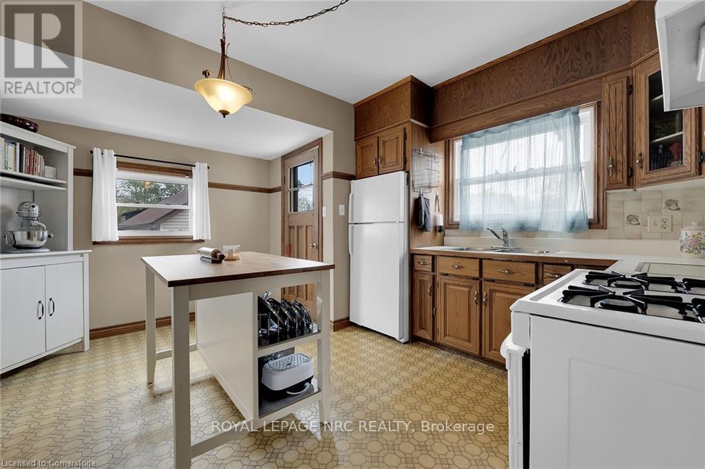 












84 BELL STREET

,
Port Colborne,




Ontario
L3K1H6

