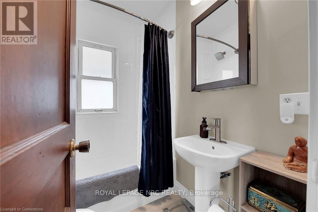 












84 BELL STREET

,
Port Colborne,




Ontario
L3K1H6

