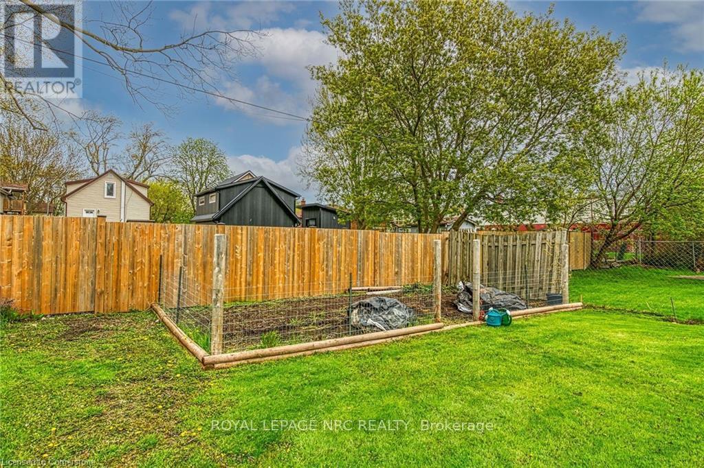 












84 BELL STREET

,
Port Colborne,




Ontario
L3K1H6

