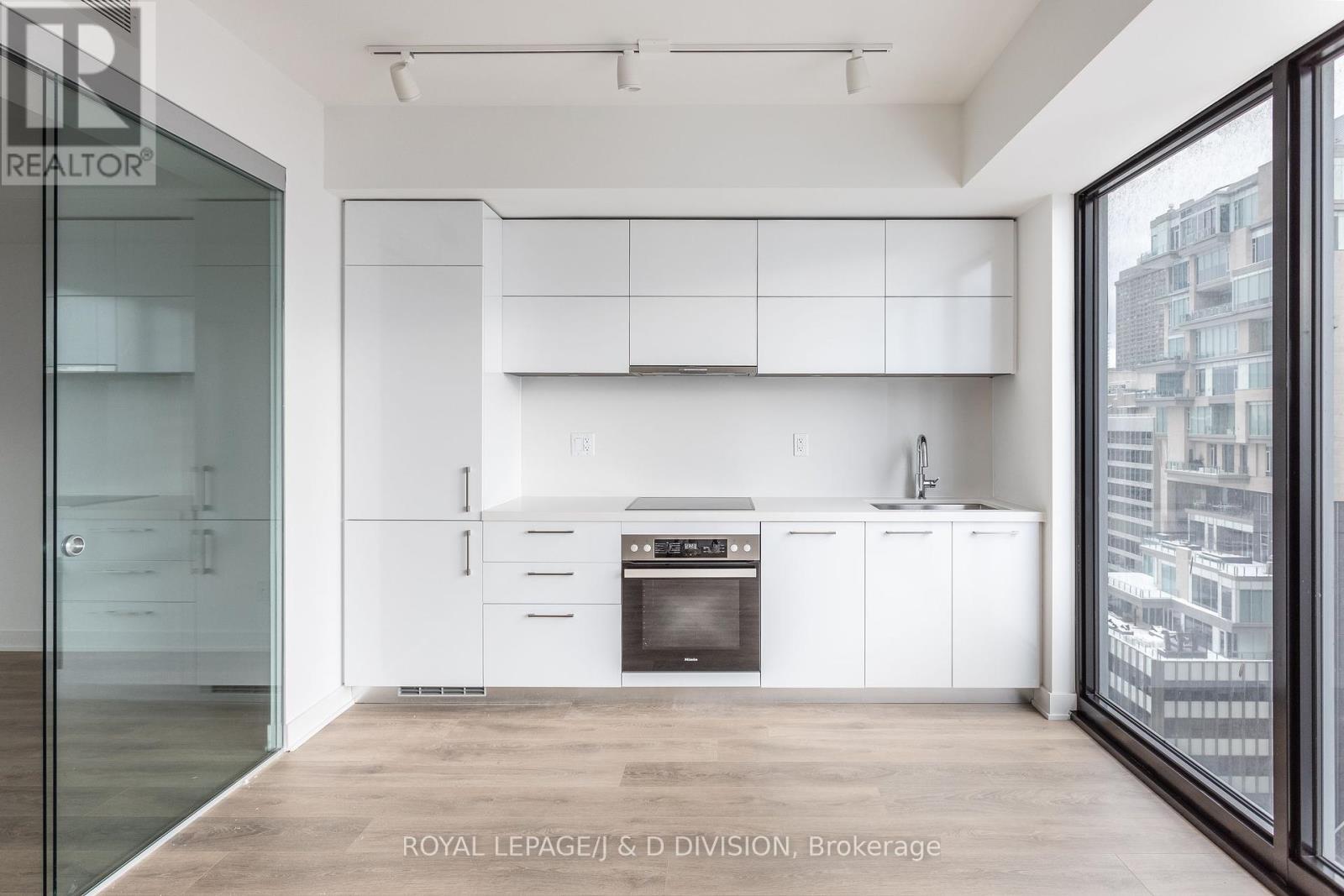 












2307 - 188 CUMBERLAND STREET

,
Toronto,




Ontario
M5R0B6

