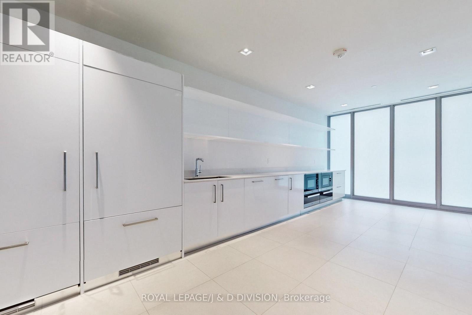 












2307 - 188 CUMBERLAND STREET

,
Toronto,




Ontario
M5R0B6

