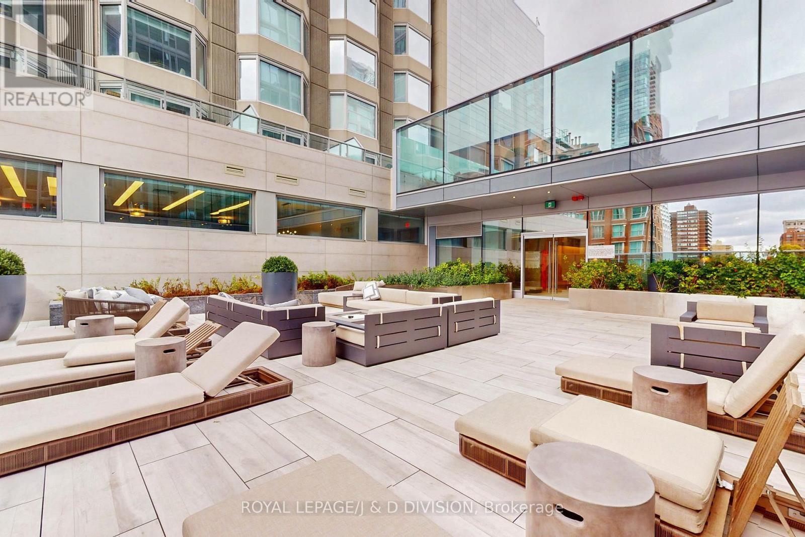 












2307 - 188 CUMBERLAND STREET

,
Toronto,




Ontario
M5R0B6

