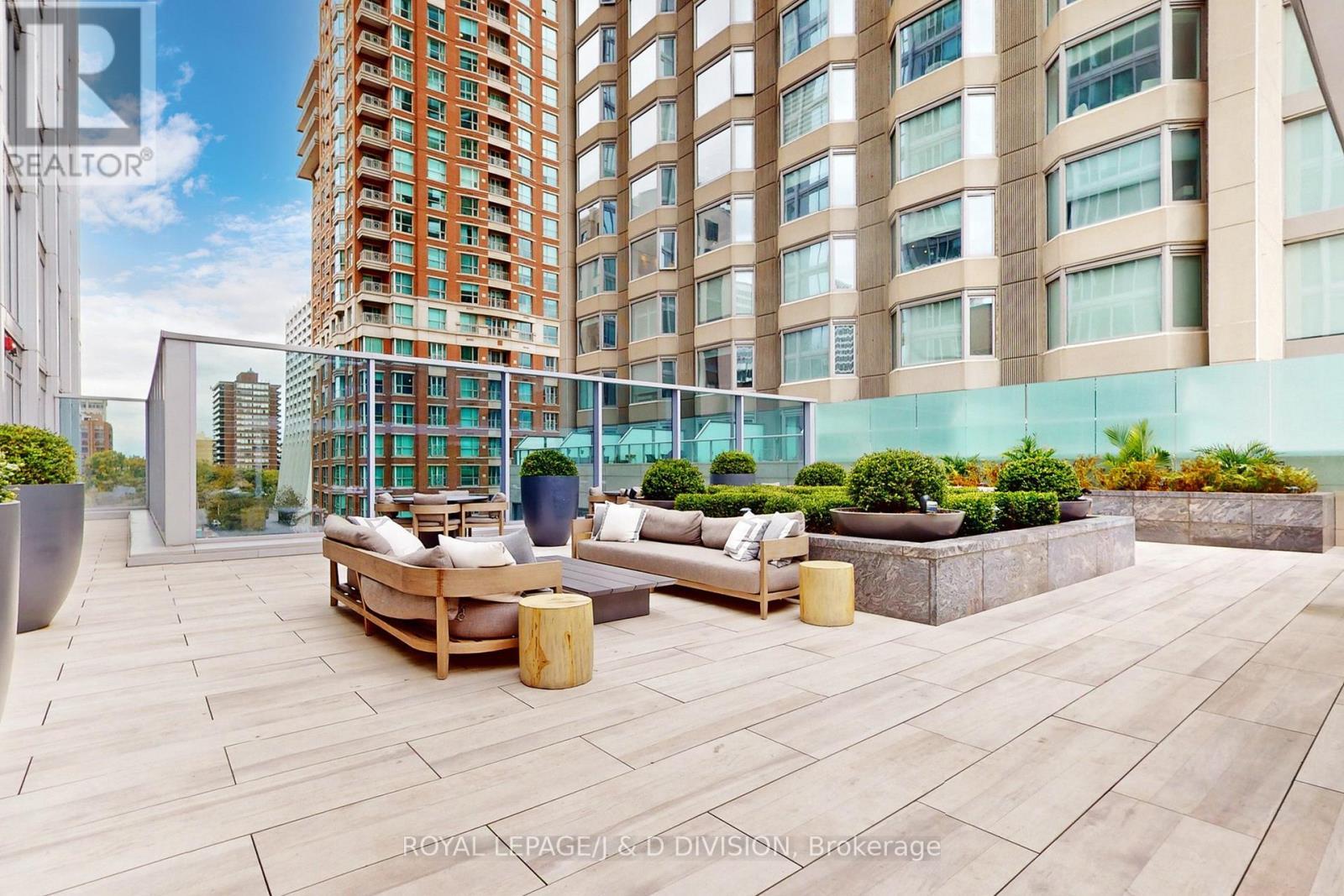 












2307 - 188 CUMBERLAND STREET

,
Toronto,




Ontario
M5R0B6

