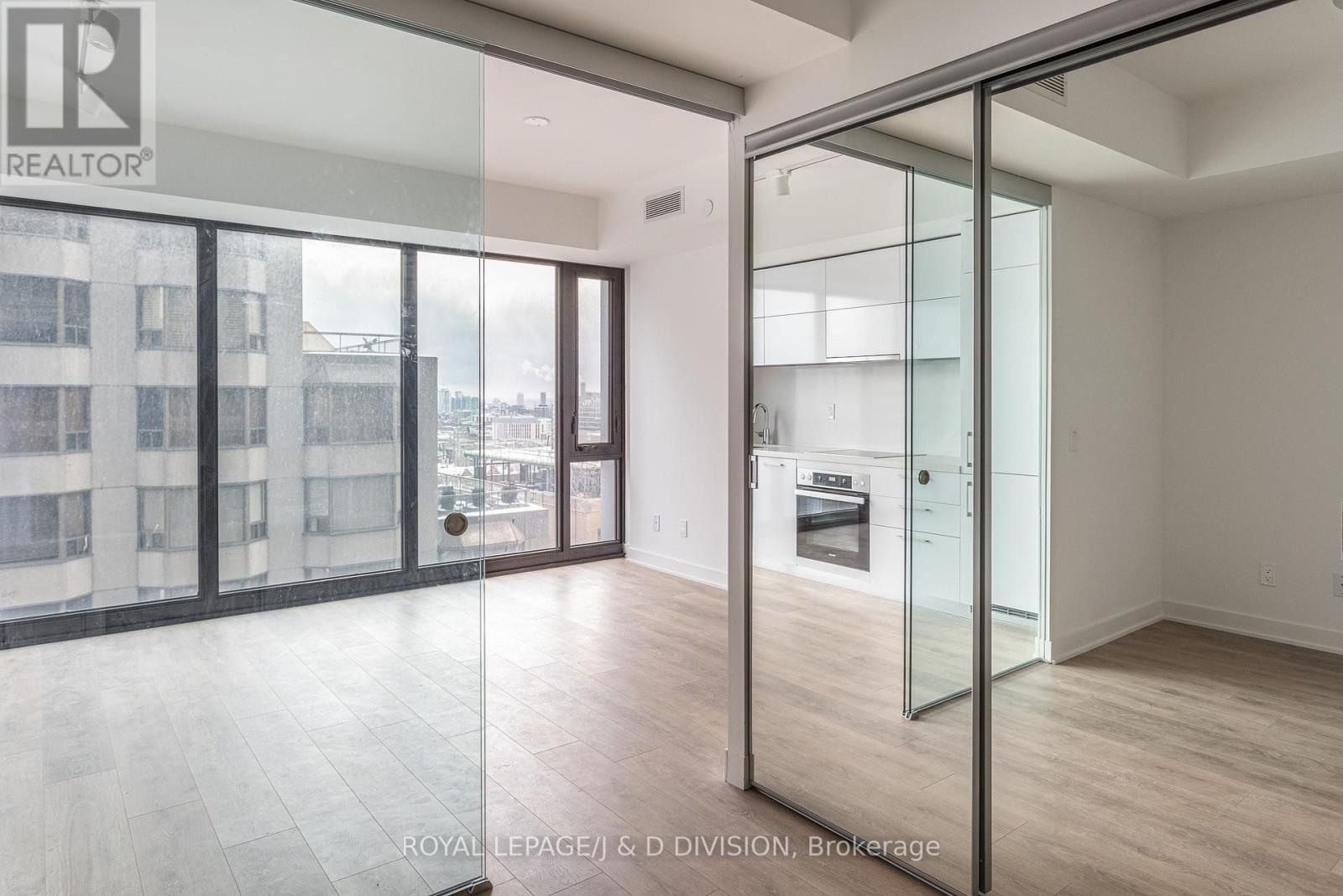 












2307 - 188 CUMBERLAND STREET

,
Toronto,




Ontario
M5R0B6


