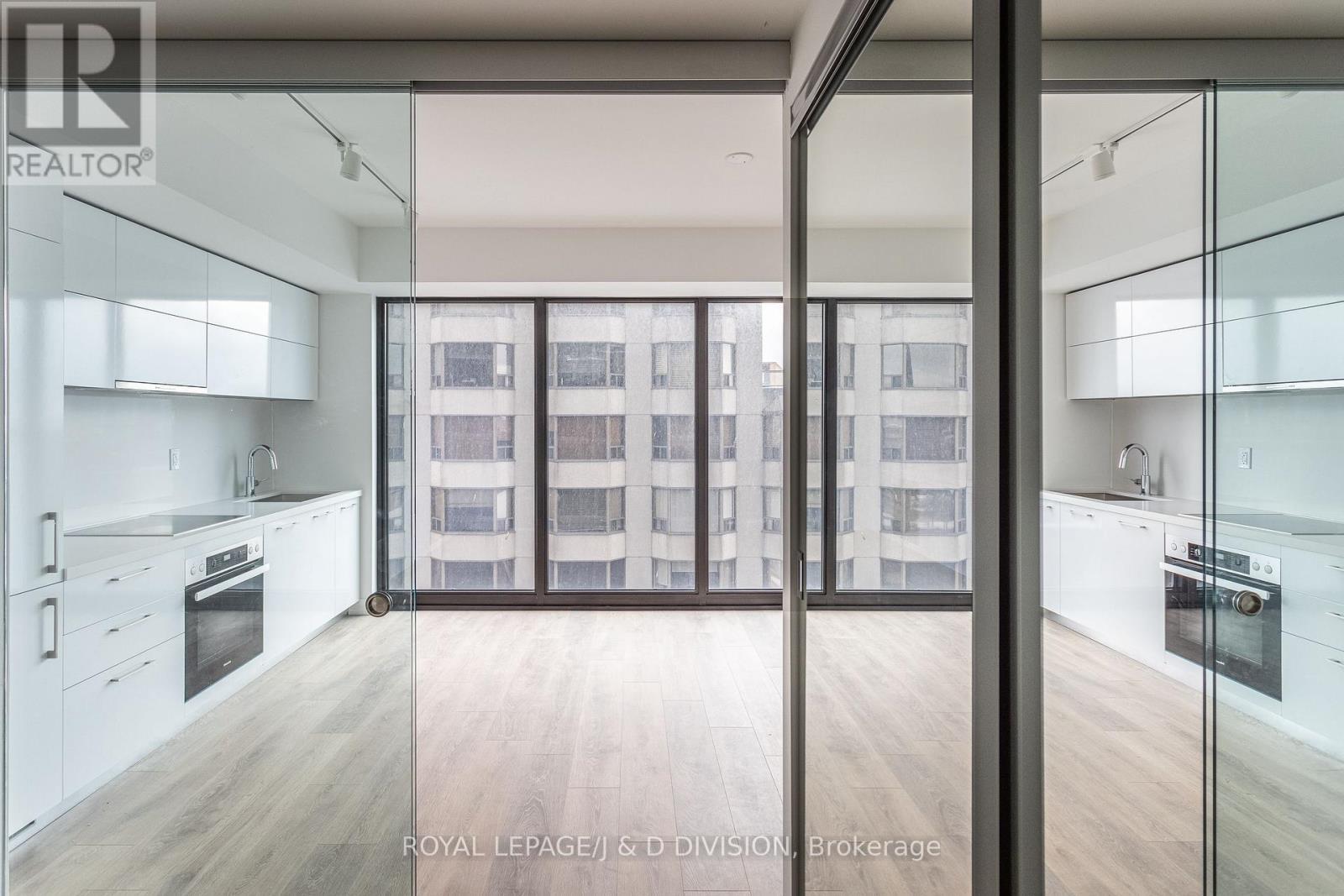












2307 - 188 CUMBERLAND STREET

,
Toronto,




Ontario
M5R0B6

