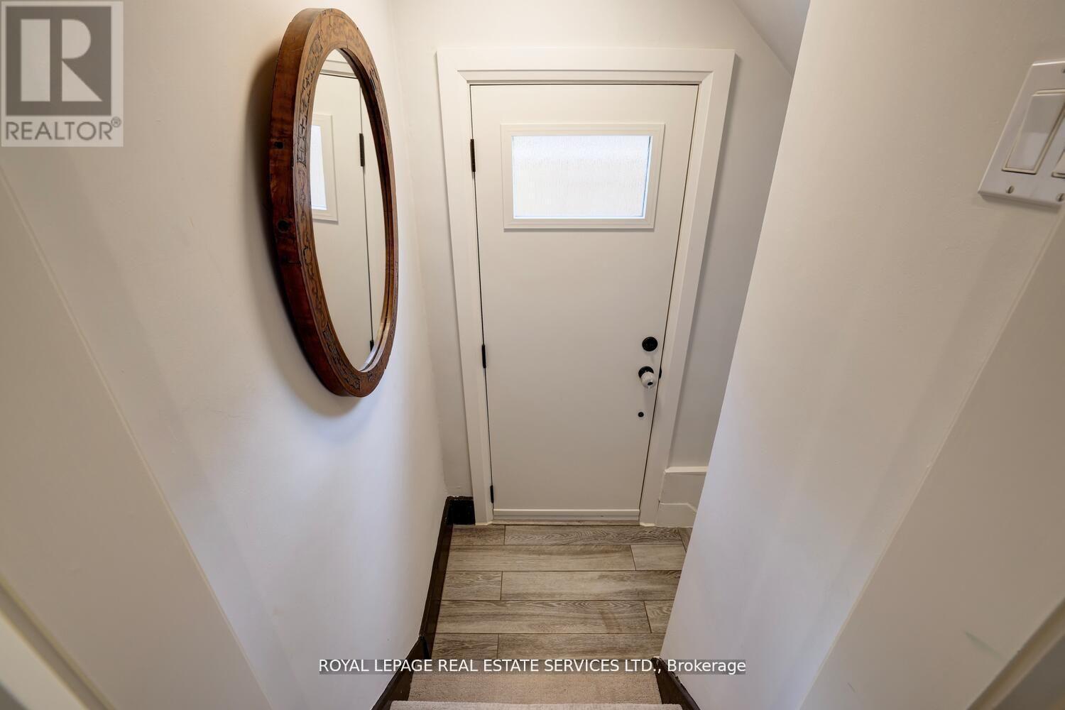 












17 CUMBERLAND DRIVE

,
Mississauga,




Ontario
L5G3M7

