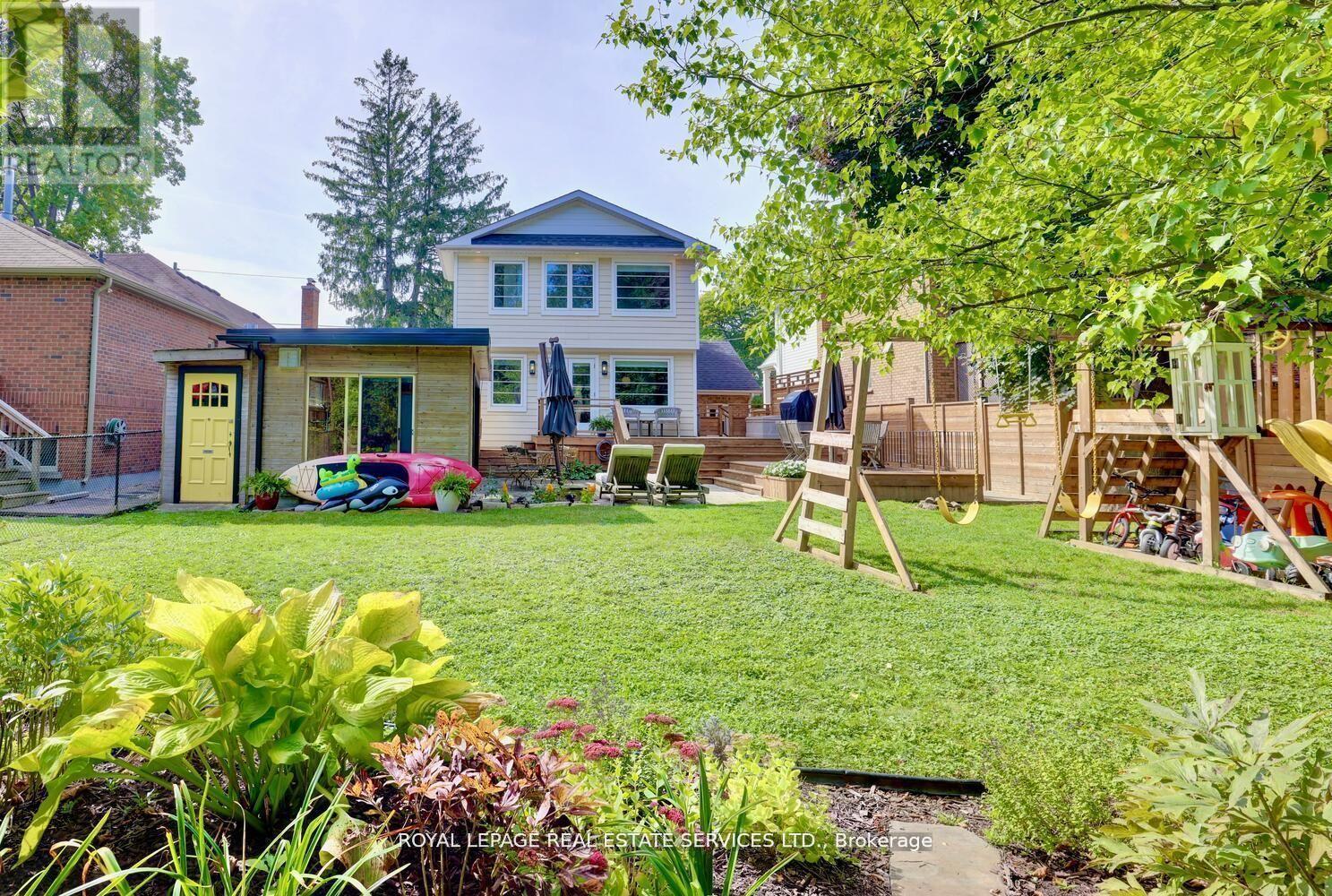 












17 CUMBERLAND DRIVE

,
Mississauga,




Ontario
L5G3M7

