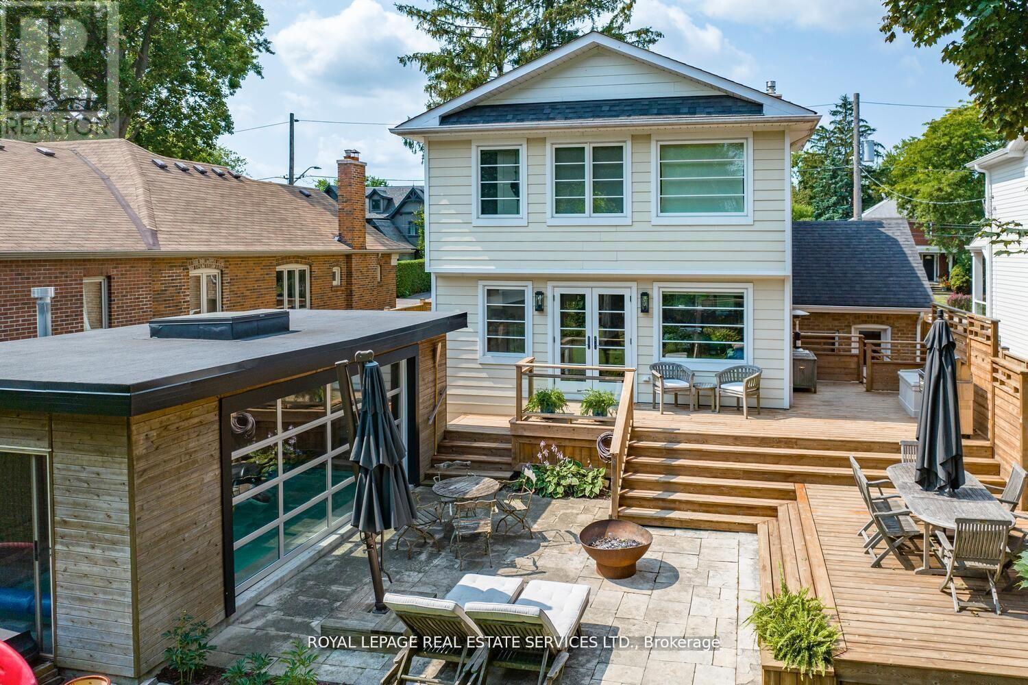 












17 CUMBERLAND DRIVE

,
Mississauga,




Ontario
L5G3M7

