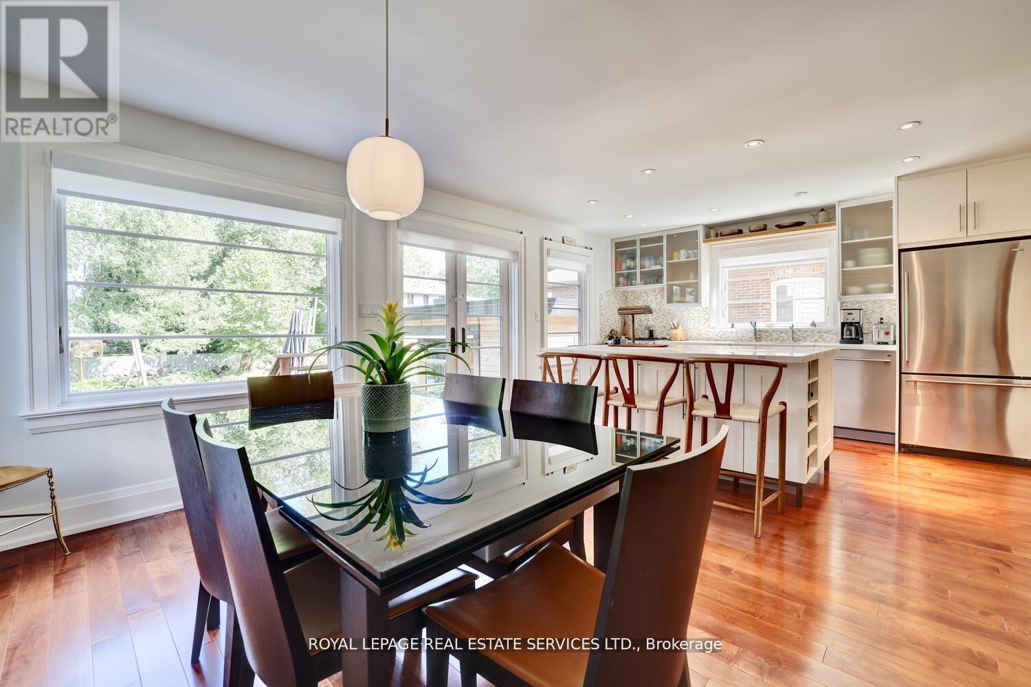 












17 CUMBERLAND DRIVE

,
Mississauga,




Ontario
L5G3M7

