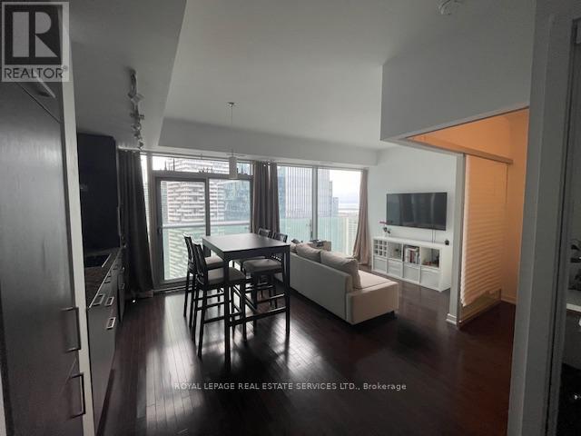 












3911 - 12 YORK STREET

,
Toronto,




Ontario
M5J2Z2

