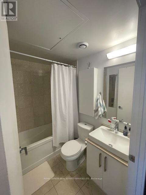 












3911 - 12 YORK STREET

,
Toronto,




Ontario
M5J2Z2

