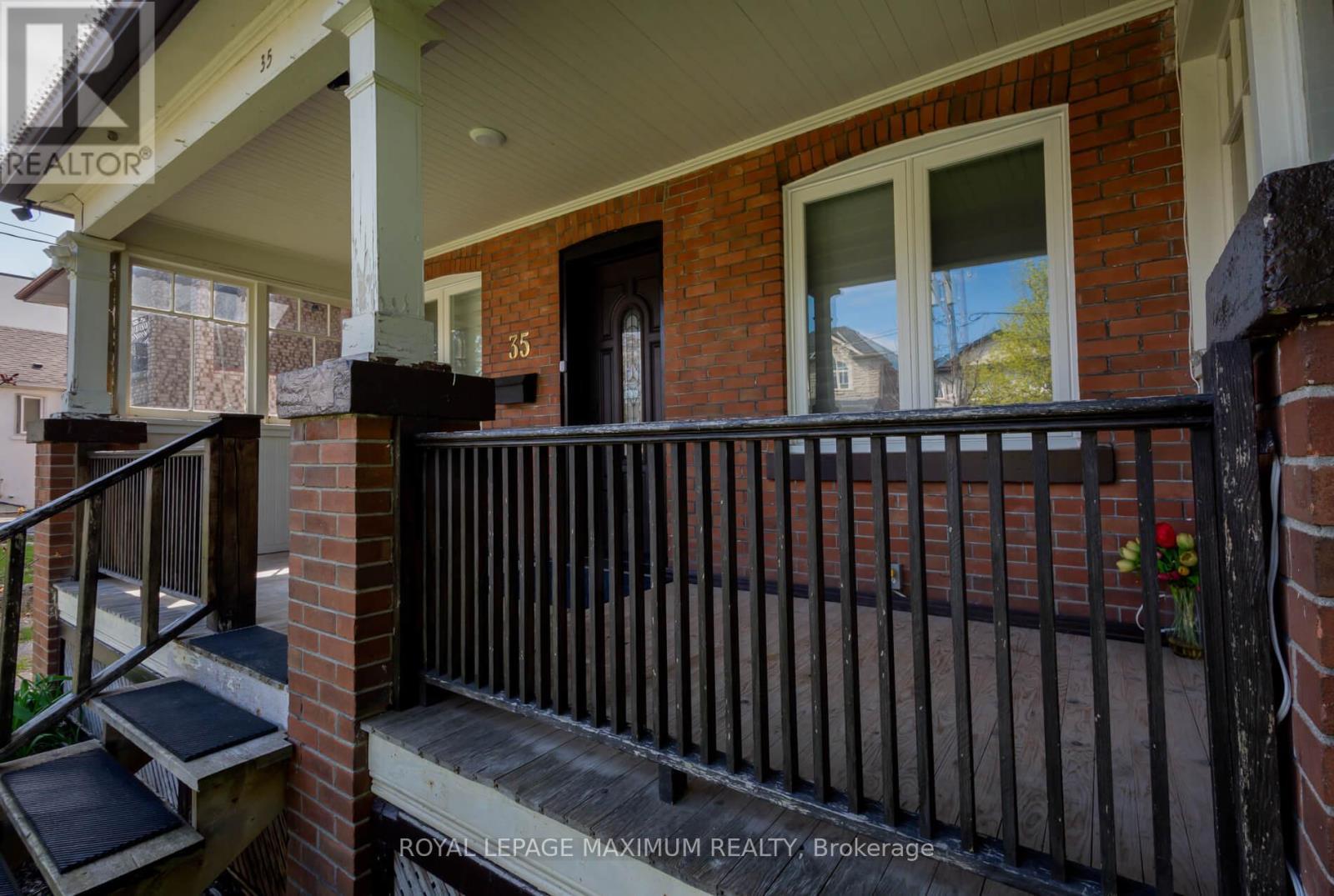 












35 ELLERBY SQUARE N

,
Vaughan,




Ontario
L4L1N2

