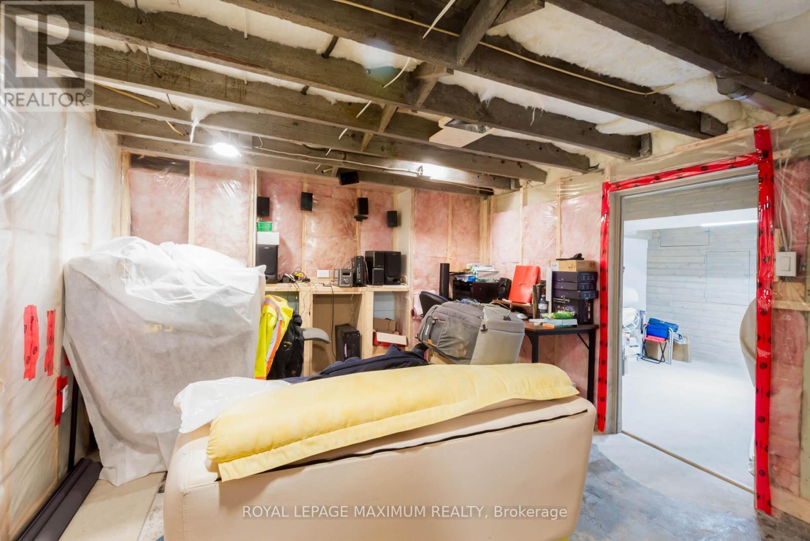 












35 ELLERBY SQUARE N

,
Vaughan,




Ontario
L4L1N2

