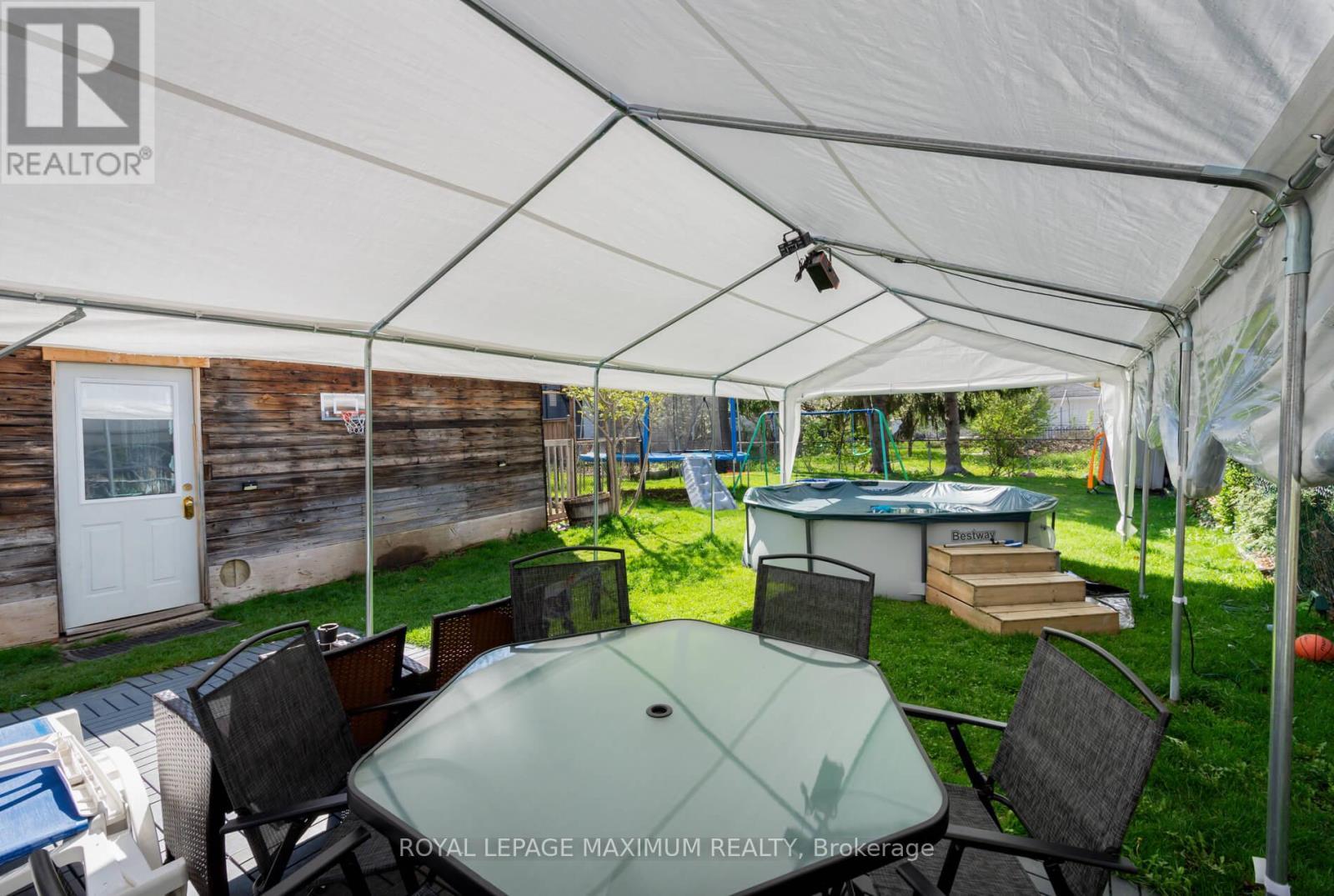 












35 ELLERBY SQUARE N

,
Vaughan,




Ontario
L4L1N2

