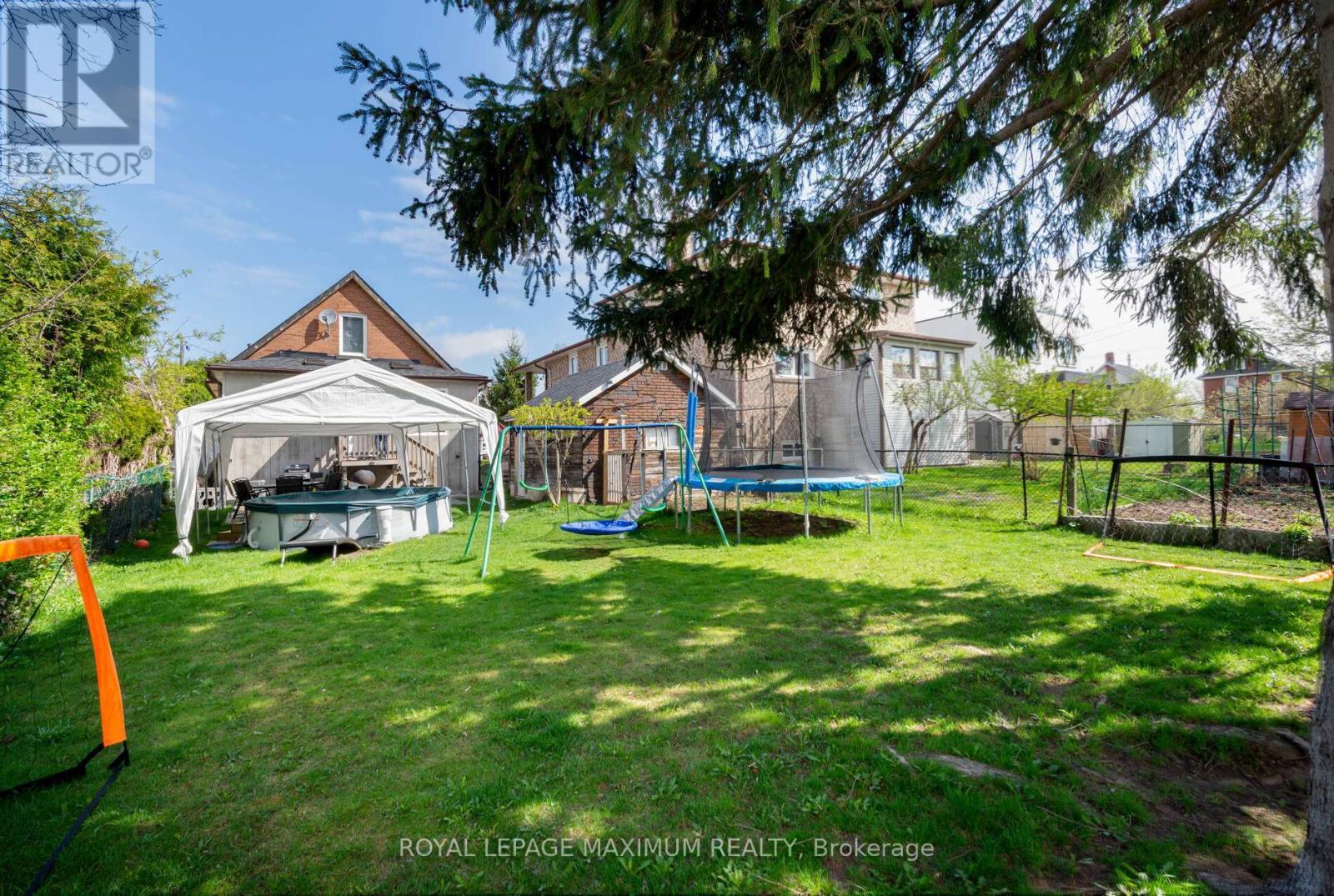












35 ELLERBY SQUARE N

,
Vaughan,




Ontario
L4L1N2

