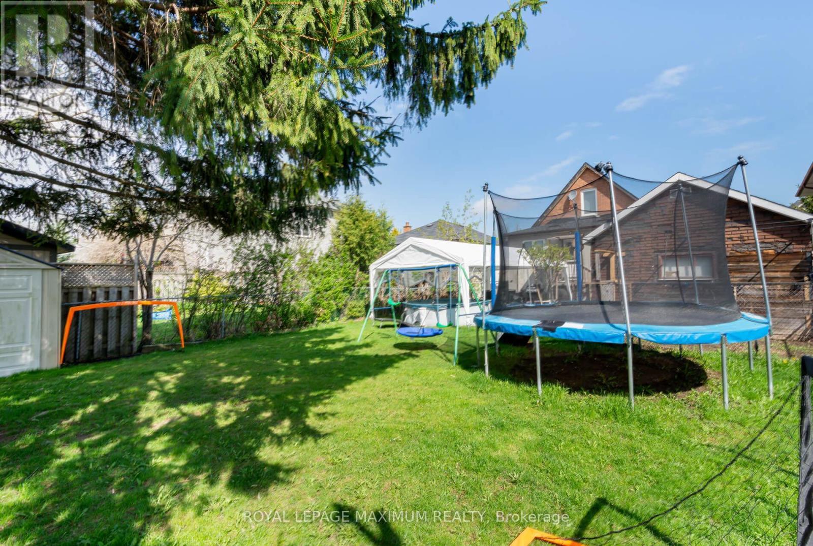 












35 ELLERBY SQUARE N

,
Vaughan,




Ontario
L4L1N2


