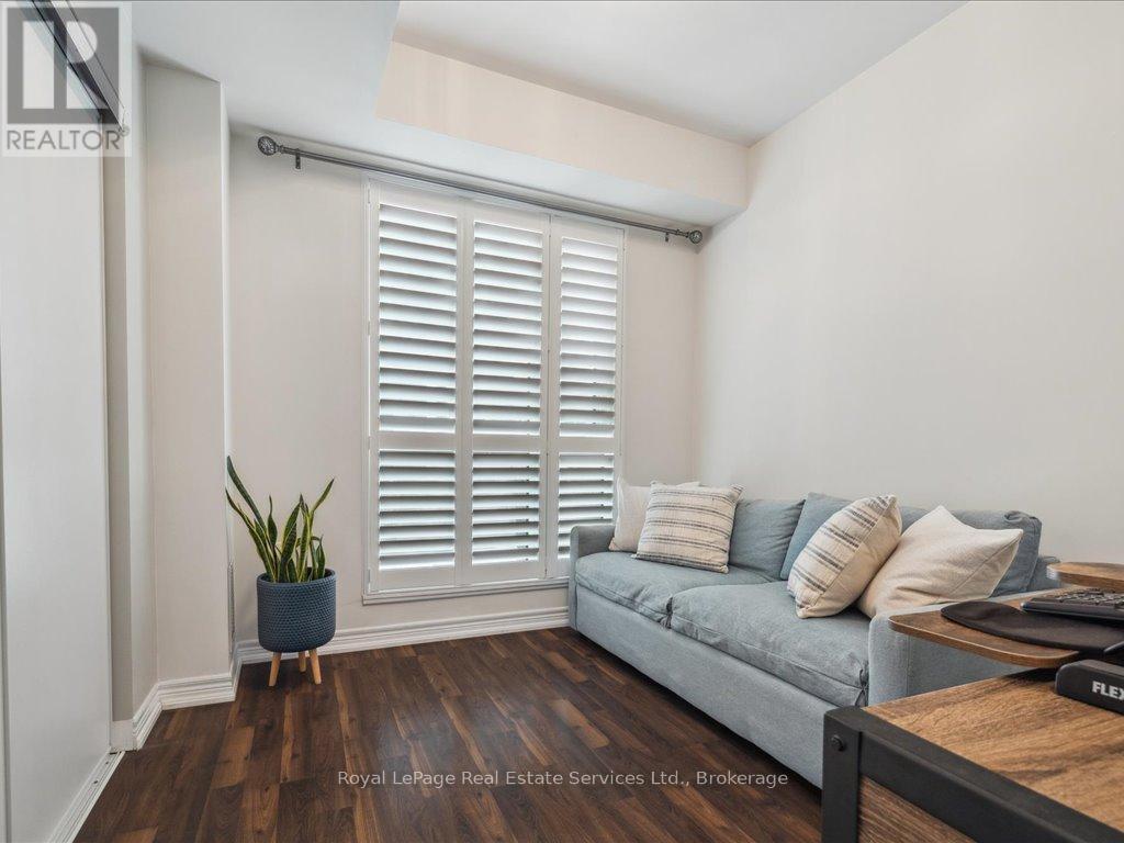 












207 - 2370 KHALSA GATE

,
Oakville (WM Westmount),




Ontario
L6M1P5

