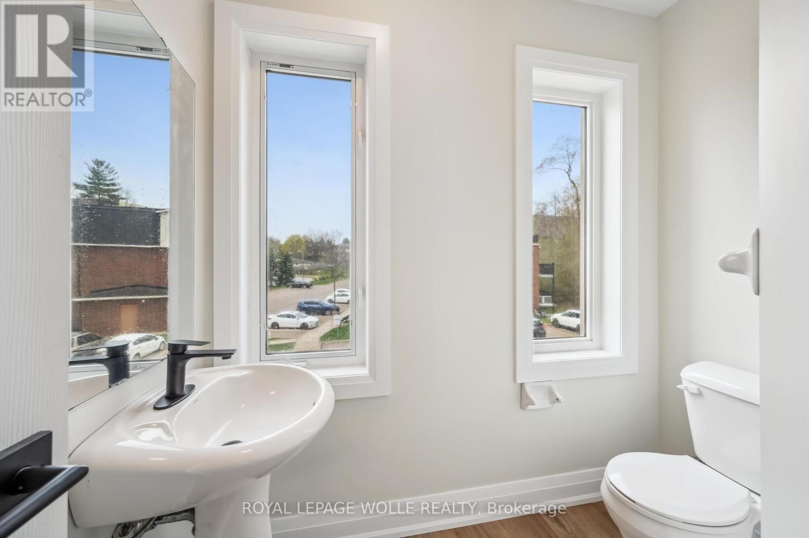 












12D - 45 CEDARHILL CRESCENT

,
Kitchener,




Ontario
N2E0A2

