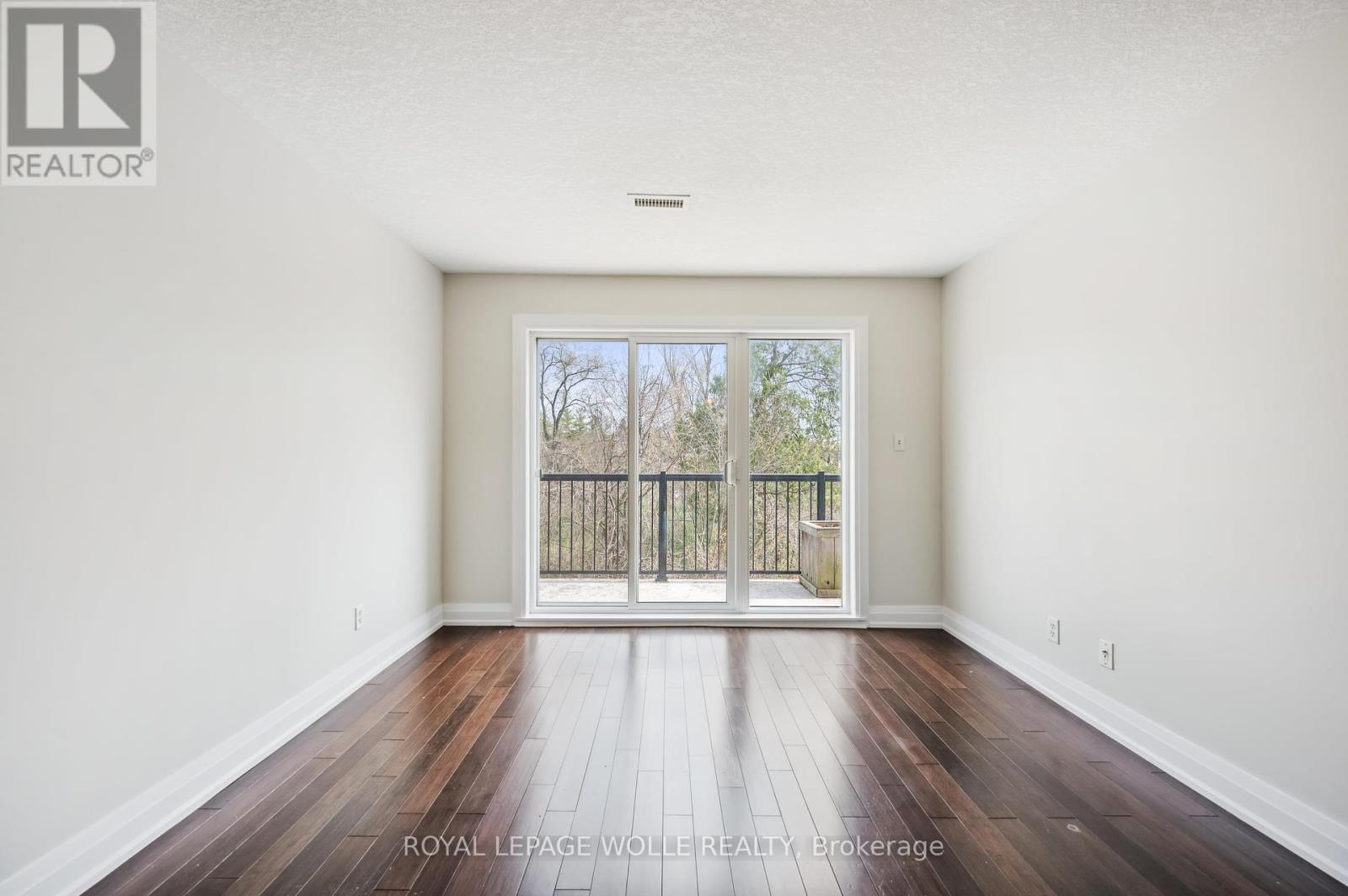 












12D - 45 CEDARHILL CRESCENT

,
Kitchener,




Ontario
N2E0A2

