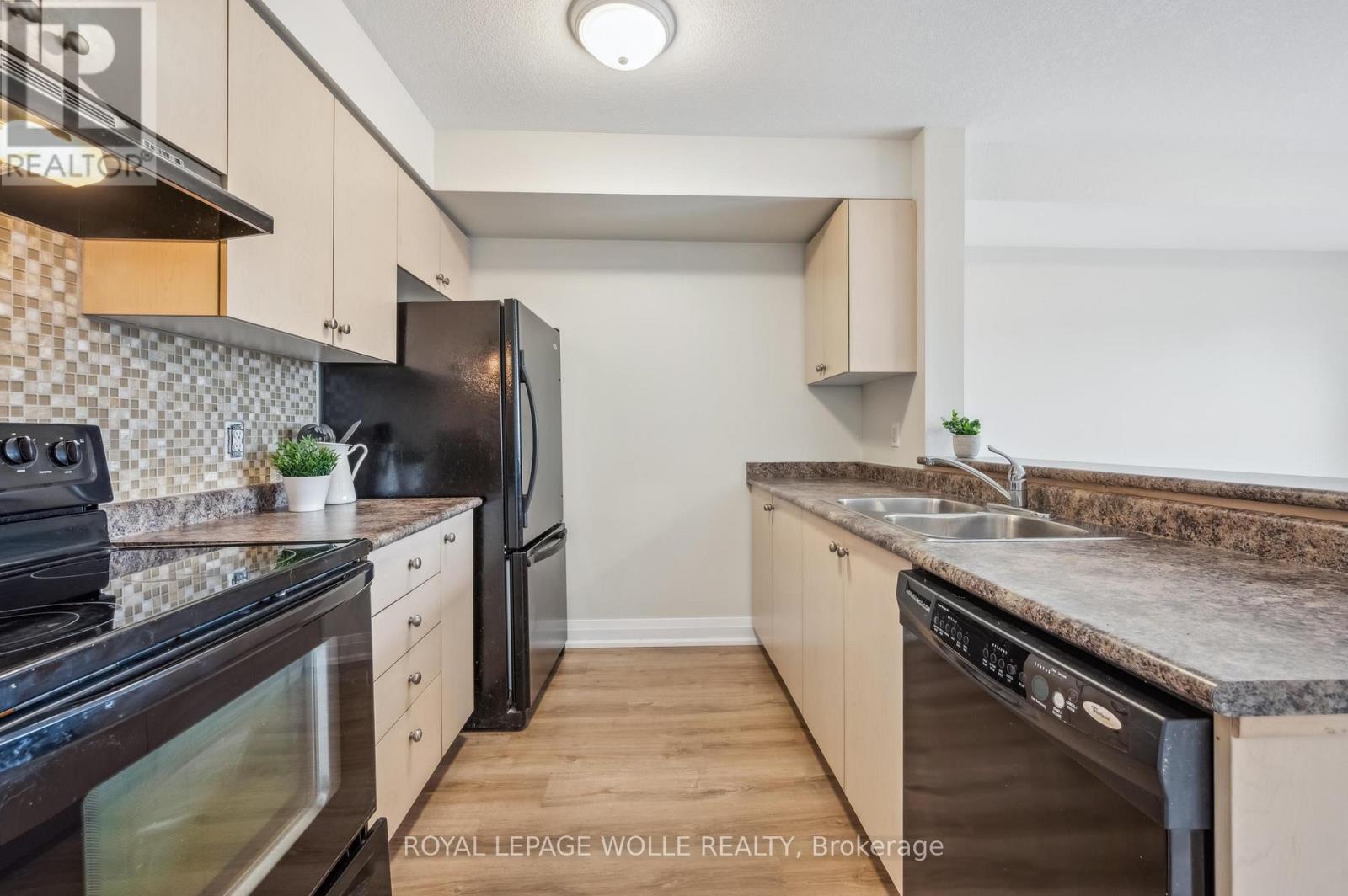 












12D - 45 CEDARHILL CRESCENT

,
Kitchener,




Ontario
N2E0A2

