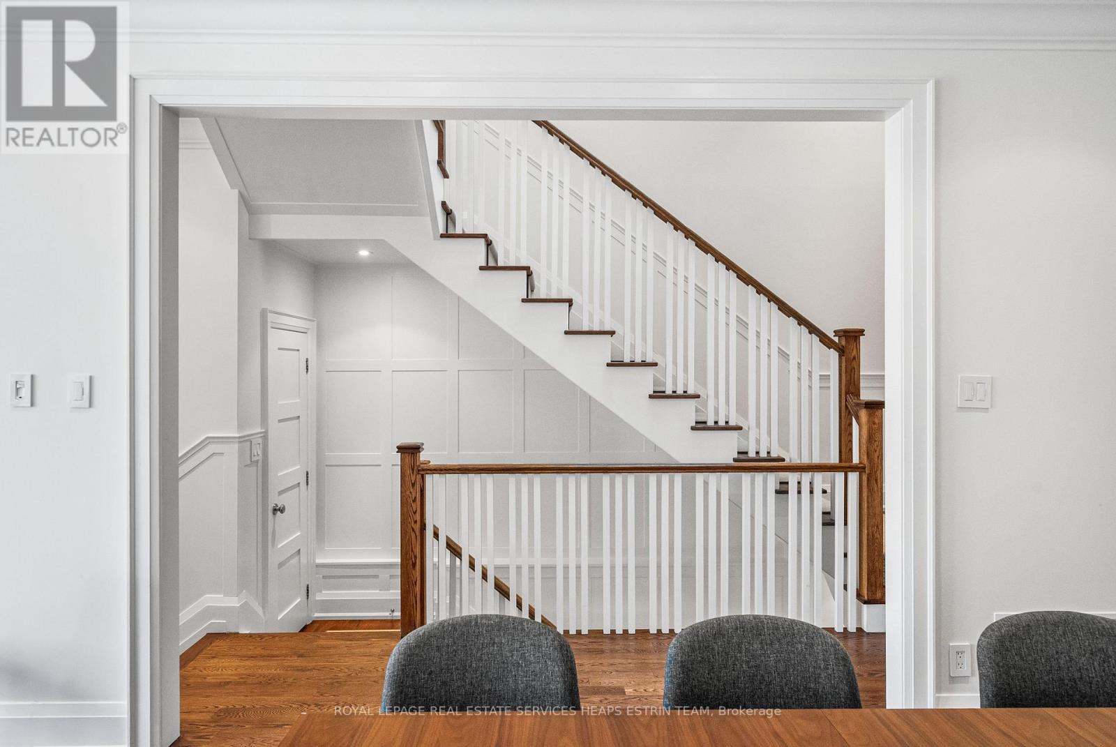 












112 GLENCAIRN AVENUE

,
Toronto,




Ontario
M4R1M9

