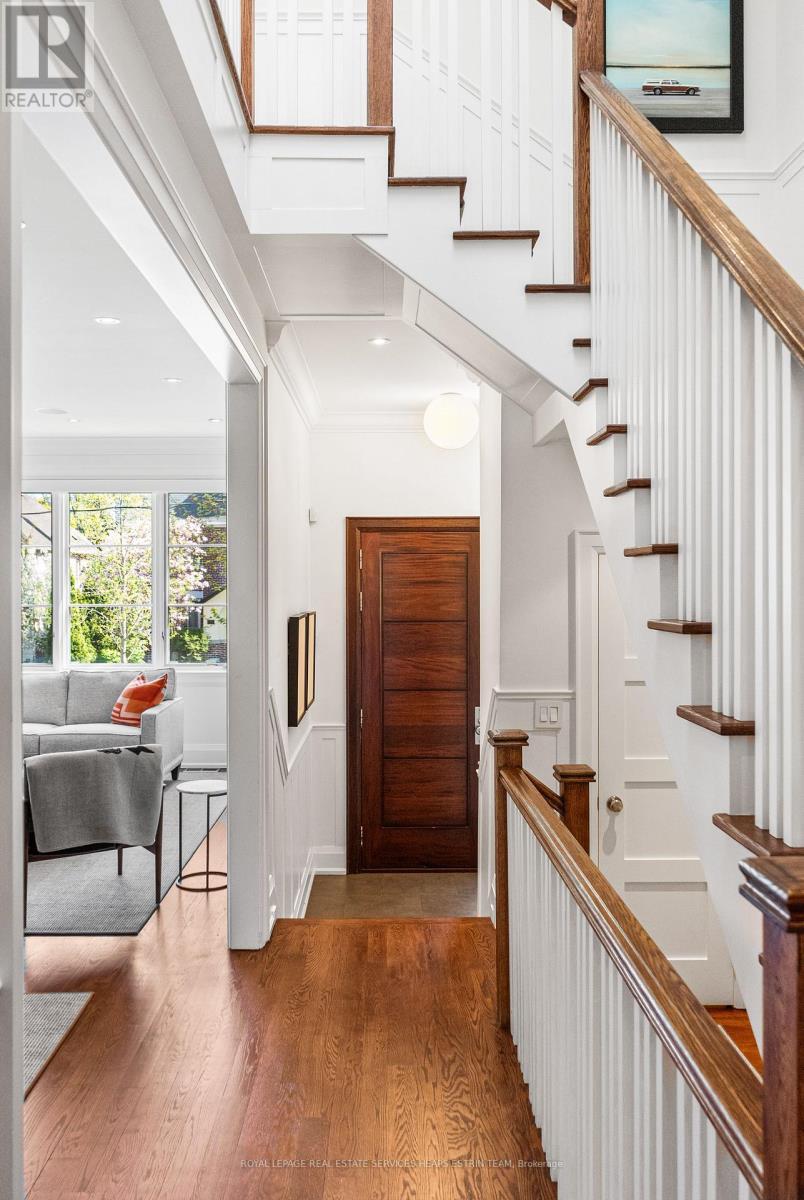












112 GLENCAIRN AVENUE

,
Toronto,




Ontario
M4R1M9

