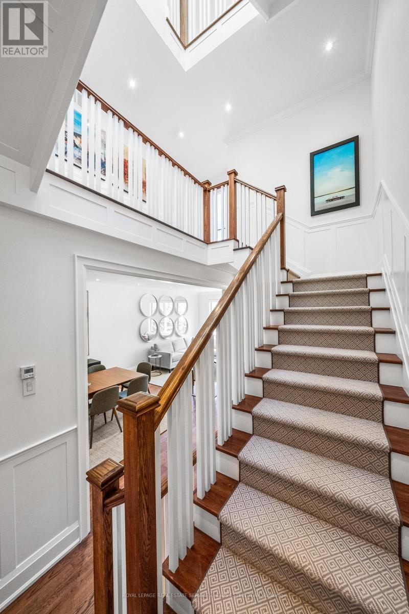 












112 GLENCAIRN AVENUE

,
Toronto,




Ontario
M4R1M9

