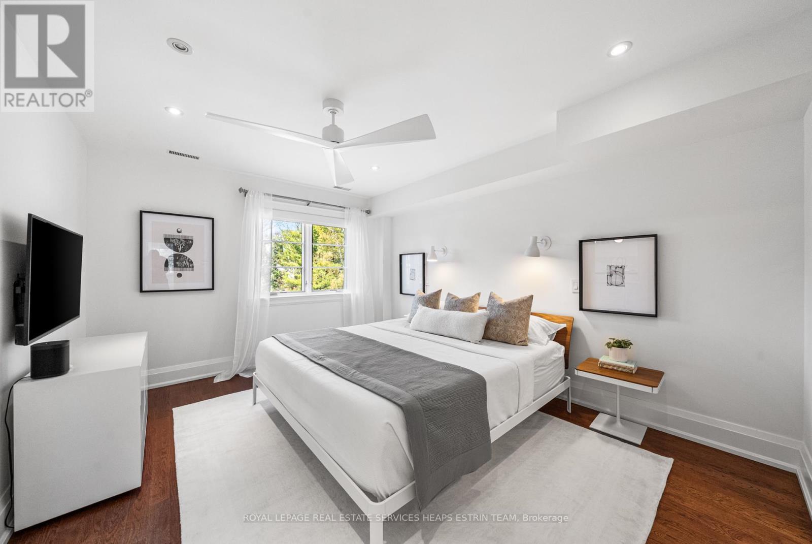 












112 GLENCAIRN AVENUE

,
Toronto,




Ontario
M4R1M9

